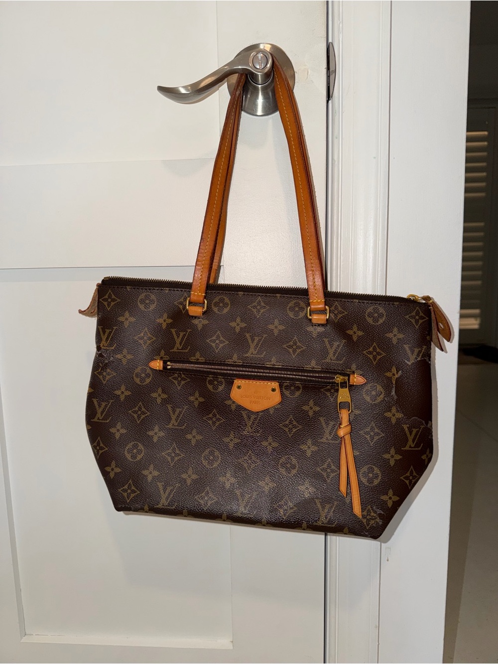 Louis Vuitton Monogram Canvas Tote with Vachetta Trim